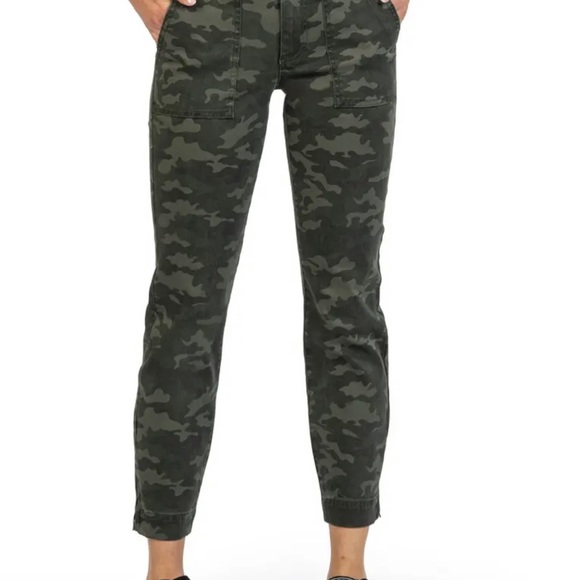 Kut from the Kloth Reese zip ankle straight leg camo jeans - Picture 1 of 8